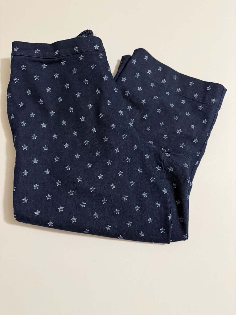 Alfred Dunner Blue Denim Star Print Pull-On Capri Pants Size 10